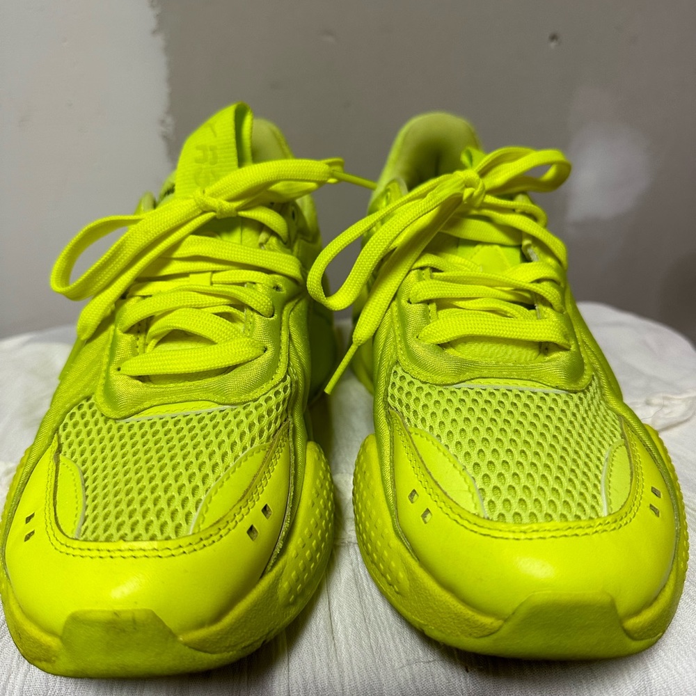 Puma size 7 women’s neon yellow sneakers